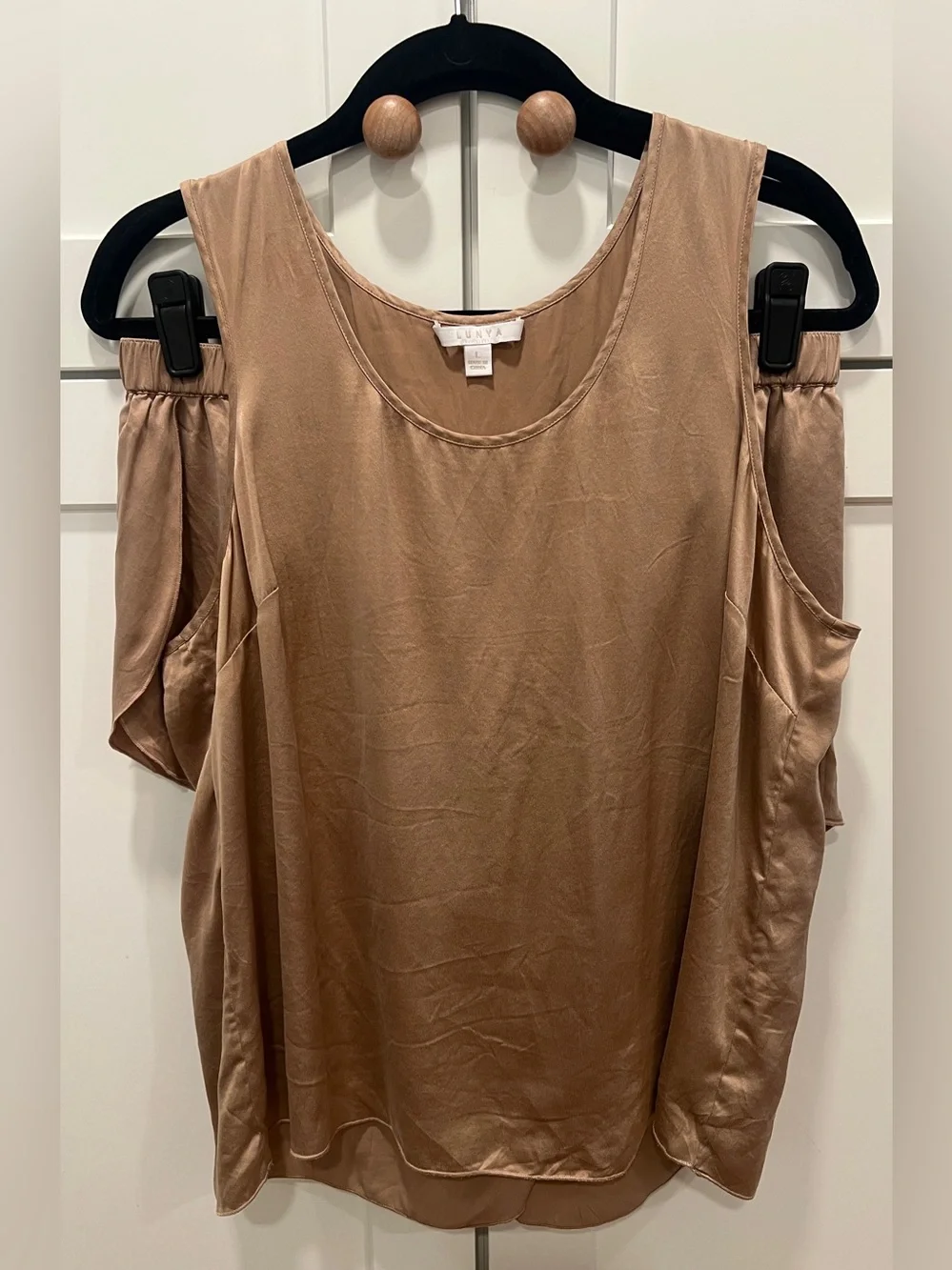 LUNYA WASHABLE SILK TULIP BACK SET, OTIUM TAN.